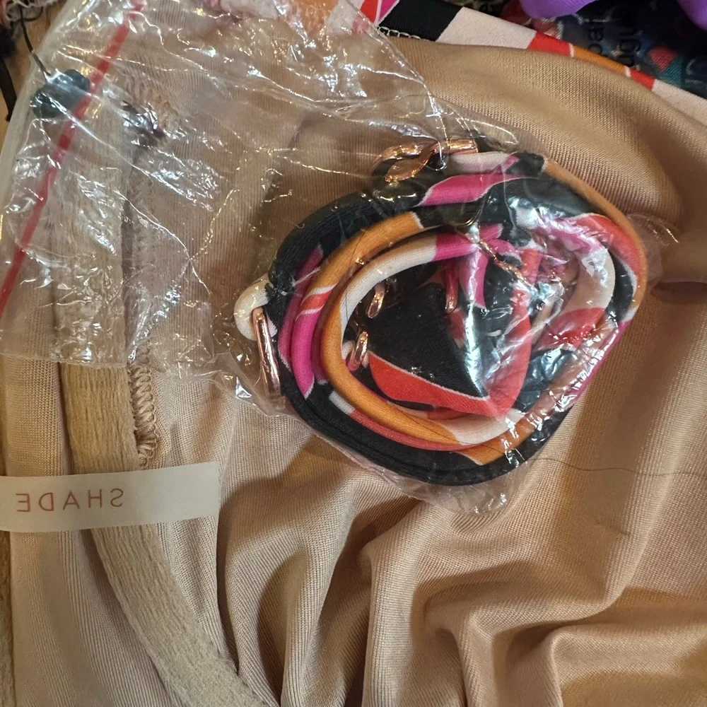 🐣NWT Shade & Shore Multicolor Strapless Bikini Top w/ Removable straps - Picture 9 of 10